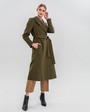 Пальто из плотной шерсти на подкладе. Модель прямого силуэта с английским воротником, классической линией плеча. Дополнено двумя вместительными втачными карманами и поясом из основного материала.
Женственный силуэт пальто и пояс, подчеркивающий талию, делает эту модель идеальным вариантом для любителей классики.

На модели размер XS