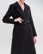 Пальто-халат зимнее с поясом с пряжкой, цвет: Черный Allweneed Утепленное пальто-халат с втачанным рукавом классической посадки и английским воротником. Дополнено поясом с пряжкой в тон изделия. Благодаря утонченному крою и утеплителю в подкладке с пальто можно создавать элегантные и женственные зимние образы.
Модель будет согревать вас до -10 градусов.
На модели размер XS