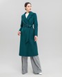 Пальто-халат зимнее с поясом с пряжкой, цвет: изумрудный Allweneed Утепленное пальто-халат с втачанным рукавом классической посадки и английским воротником. Дополнено поясом с пряжкой в тон изделия. Благодаря утонченному крою и утеплителю в подкладке с пальто можно создавать элегантные и женственные зимние образы.
Модель будет согревать вас до -10 градусов.
На модели размер XS