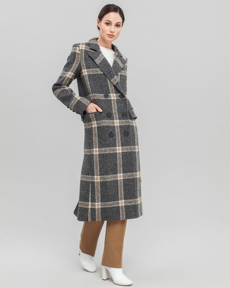 Пальто прямого кроя с хлястиком на спинке, цвет: серо-бежевая клетка Allweneed Двубортное пальто прямого кроя длины миди из плотной шерсти на подкладе с двумя шлицами. Доволнено хлястиком на спинке.
Структурированный силуэт пальто идеально подойдет для создания деловых образов на каждый день.
На модели размер XS