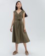 Платье DR031, цвет: хаки Allweneed Платье на запах с юбкой солнце выполнено из легкого хлопка. Фиксируется на потайной пояс внутри изделия. Данный силуэт платья подчеркивает фигуру и приближает ее к идеальным песочным часам.
