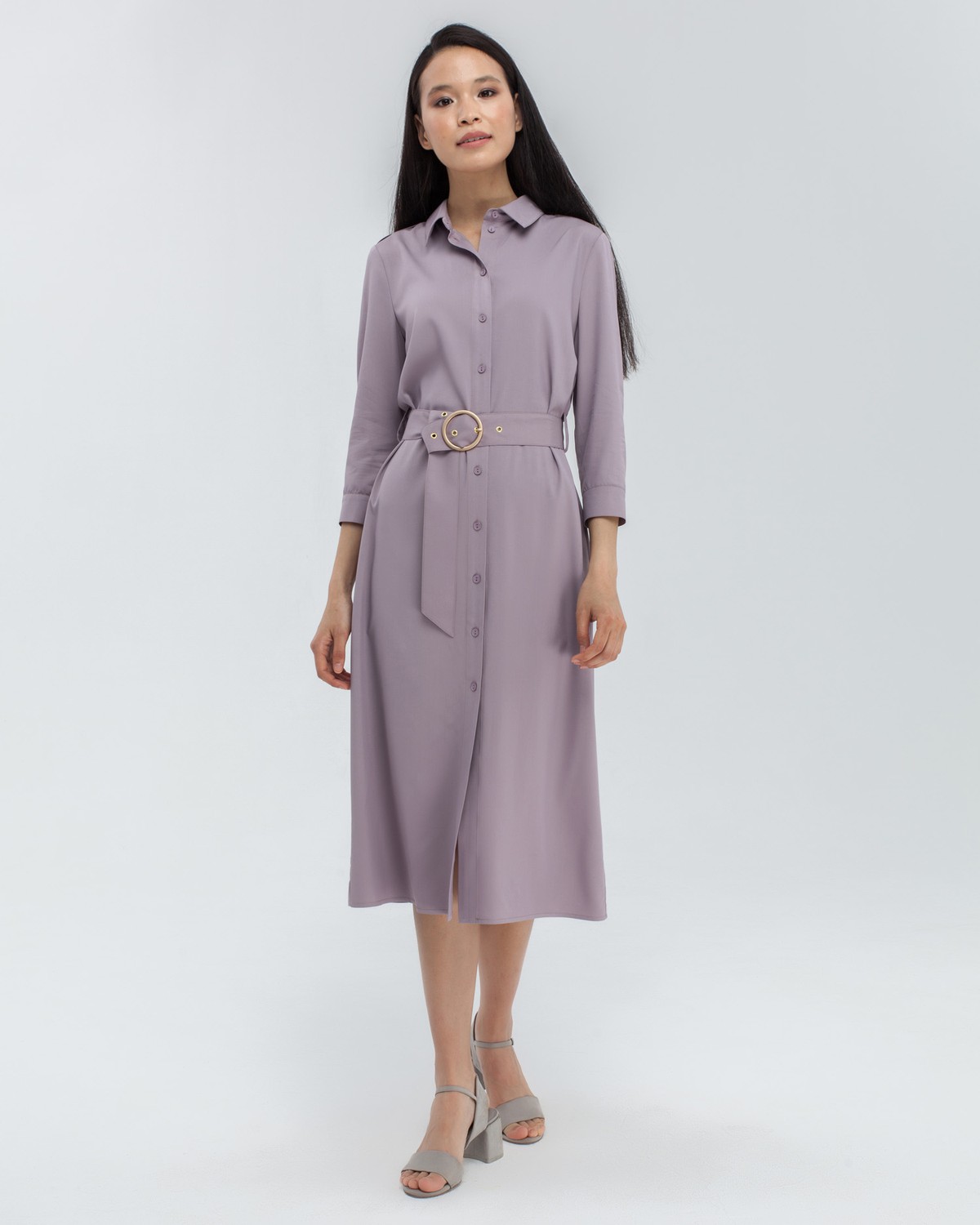 Платье DR058, цвет: пыльно-розовый Allweneed Платье-рубашка длины миди с застежкой на пуговицы и рукавом 3/4. Дополнено поясом в тон изделия с золотой матовой пряжкой. Это платье по-настоящему многофункциональное, потому что его можно носить не только как платье, но и как накидку.
На модели размер XS