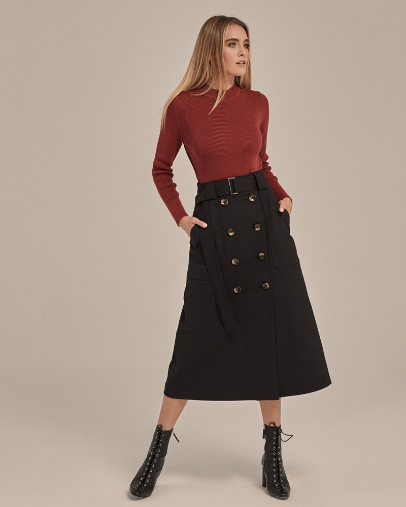 Юбка-трапеция двубортная миди, цвет: Черный Allweneed Двубортная юбка,расширенная к низу, с отрезным поясом,застегивающимся на 1 пуговицу и 1 глазковую петлю. Съемный пояс позволяет дополнять образ подходящими аксессуарами. Юбку можно сочетать как со строгой рубашкой, так и с расслабленной блузой для вечернего выхода.
На модели размер XS