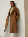 Пальто-халат Harvey со спущенным рукавом, цвет: кэмел фактурный Allweneed Пальто-халат из плотной шерсти. Модель прямого силуэтас английским воротником.Пальто дополнено двумя вместительными карманами,без застежки, с поясом из основного материала.
На модели размер XS