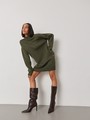 Вязаное платье OVERSIZE, цвет: хаки Allweneed
Вязаное платье из тонкого трикотажа с длинными рукавами и ребристой отделкой по воротнику, манжетам и низу. Практичное, удобное и теплое. Оно будет отлично смотреться в сочетании с высокими сапогами или грубыми ботинками хайкерами.
На модели размер XS/S