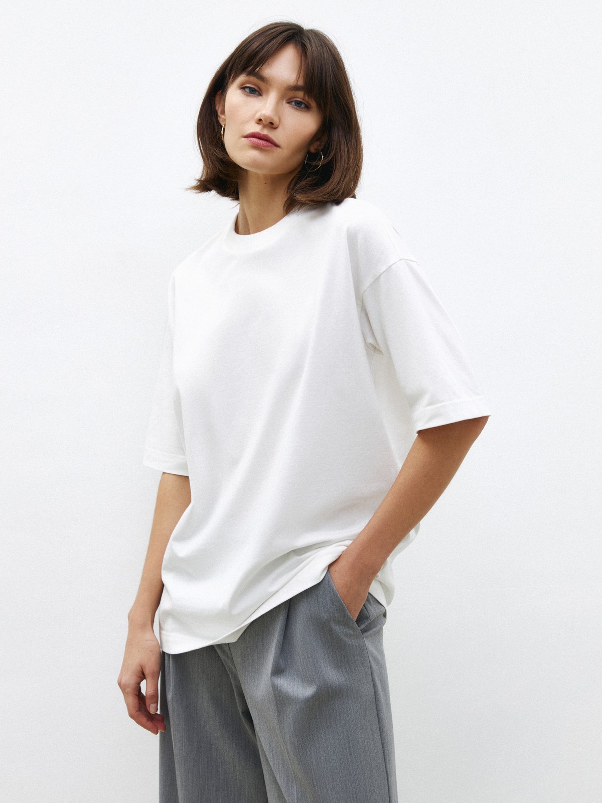 Футболка boyfriend из плотного кулира, цвет: молочный Allweneed
Удлиненная футболка oversize из плотной ткани. Круглая обработанная горловина. Ткань износостойкая и хорошо держит форму. Благодаря хлопку в ней комфортно в любое время года. Теперь не надо таскать футболки из гардероба молодого человека.
На модели размер XS/S