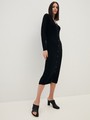Вязаное платье-футляр, цвет: Черный Allweneed
Вязаное платье-футляр - идеальный компромисс между комфортом и классическим стилем. Мидидлина и тонкий рубчик вытянут фигуру, а мягкий трикотаж подарит ощущение тепла и уюта. дополните образ босоножками или ботильонами и сумкой хобо.
На модели размер XS