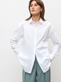Рубашка oversize, цвет: белый Allweneed Рубашка oversize кроя с отложным воротником изастежкой на пуговицы. Длинные рукава с классическими манжетами. Слегка удлиненная спинка. Носите навыпуск или заправленной в контрастную юбку, шорты или брюки.
На модели размер XS/S