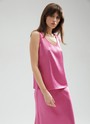 Топ с широкими бретелями , цвет: фуксия Allweneed
Топ из ткани атласного переплетения, которая деликатно переливается на солнце. Широкие бретели для вашего комфорта. Мы добились прекрасной посадки по фигуре благодаря шву на спинке и нагрудным вытачкам. Можно носить комплектом с атласной юбкой из коллекции или сочетать с любимыми джинсами на каждый день. Обратите внимание, что состав модели различается в разных цветовых исполнениях. Да, нам тоже сложно определиться с одним оттенком.
На модели размер XS
