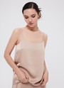 Топ на тонких бретелях, цвет: темно-бежевый Allweneed
Топ из ткани атласного переплетения. Тонкие бретели можно регулировать по спинке. Есть короткая нагрудная вытачка. Глубокое овальное декольте для вечерних образов в стиле casual. Для лучшей посадки рекомендуем подбирать размер с учетом свободного облегания, без натяжения в швах. Раскрываем секрет: топ отлично подчеркивает красоту загара. Носите с атласными юбками или джинсами.
На модели размер XS