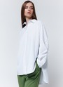 Рубашка Oversize, цвет: белый в черную полоску Allweneed
Рубашка oversize акцентная модель базового гардероба. Модель выполнена из невесомой вискозы с матовой текстурой, а рубашка лимонного цвета с добавлением льна. Воротник и застежка на пуговицы. Закругленный низ. Мы знаем, что вам нравятся многофункциональные вещи. Рубашка впишется в любые образы, от расслабленных до формальных.
На модели размер XS\S