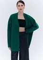 Кардиган Oversize , цвет: зеленый Allweneed
Удлиненный кардиган из мягкого и качественного трикотажа. Объемный крой оформлен V-образным вырезом для красивой зоны декольте и рядом роговых пуговиц. Свободный рукав почти не ощущается на руке и не ограничивает вас в движении. Модель подойдет для создания повседневных и выходных образов.