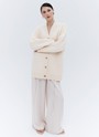 Кардиган Oversize , цвет: молочный Allweneed
Удлиненный кардиган из мягкого и качественного трикотажа. Объемный крой оформлен V-образным вырезом для красивой зоны декольте и рядом роговых пуговиц. Свободный рукав почти не ощущается на руке и не ограничивает вас в движении. Модель подойдет для создания повседневных и выходных образов.