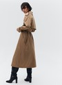 Двубортный удлинённый тренч oversize с кантом, цвет: кэмел Allweneed
Двубортный плащ из ткани с водоотталкивающей пропиткой. Свободная посадка и длина миди. В модели присутствуют классические детали тренча, которые пришли к нам из мужского гардероба: паты, погоны, застежка на пуговицы и отлетная кокетка. Два прорезных кармана и пояс, чтобы подчеркнуть талию. Мы готовы носить эту модель в любое время года, ведь в ней будет комфортно даже в переменчивую погоду. Ткань имеет небольшой водоотталкивающий эффект. Использование зонта обязательно. Создавайте смелые современные или утонченные образы в стиле старых фильмов.
Температурный режим от +15 до +20 C
На модели размер XS/S