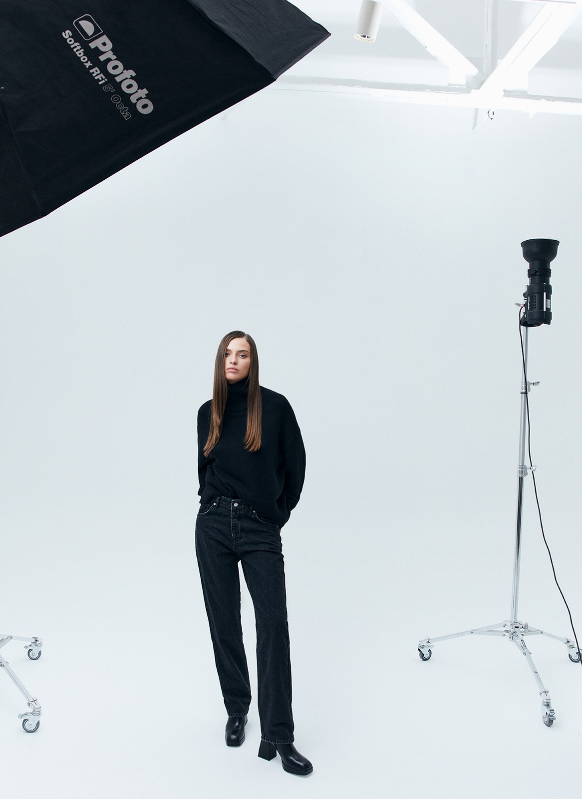 Джинсы Straight fit со средней посадкой, цвет: Черный Allweneed Модель джинс из хлопка,длинные прямые со средней посадкой. Визуально вытягивают фигуру. Отлично подойдут на каждый день.