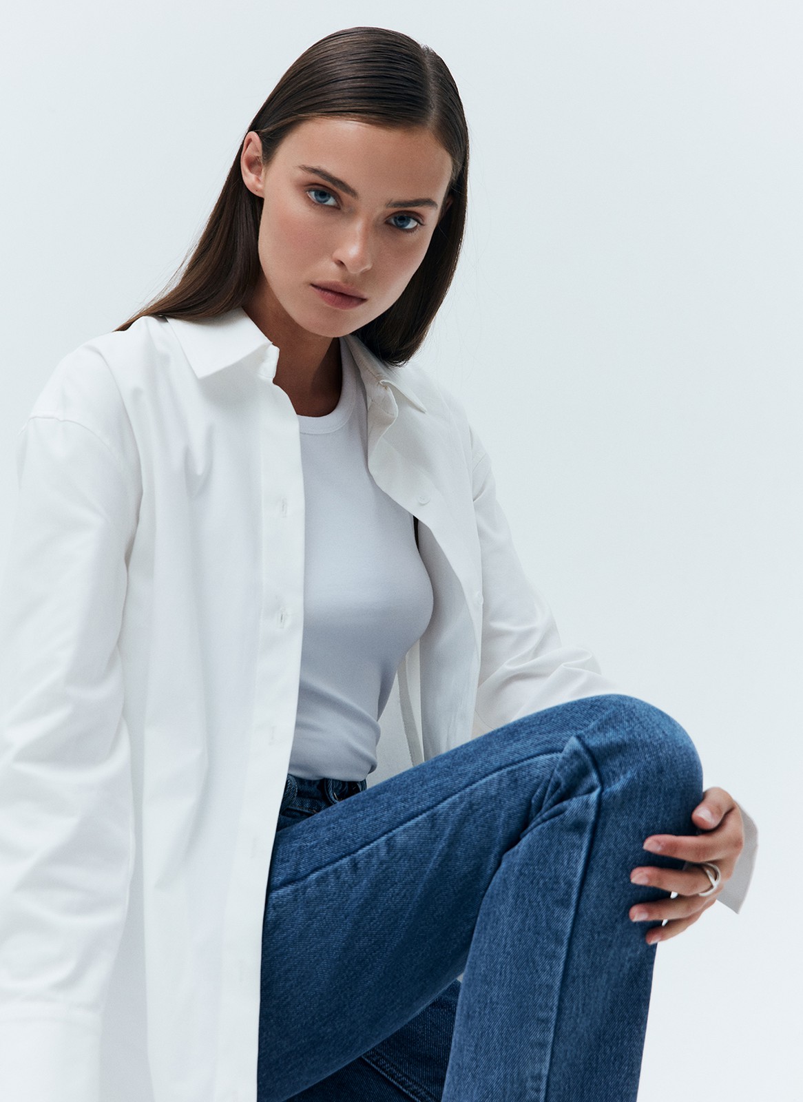 Модель джинс из хлопка,длинные прямые со средней посадкой. Визуально вытягивают фигуру. Отлично подойдут на каждый день.

