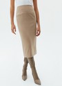 Прямая юбка из костюмной ткани, цвет: бежевый Allweneed
Юбка-карандаш из костюмной ткани. Мы поработали над тканью в этом сезоне, теперь она ещё лучше держит форму. Благодаря материалам высокого качества, юбка красиво смотрится на фигуре. Модель на средней посадке. Мы рекомендуем сочетать с жакетами из новой коллекции и водолазками.