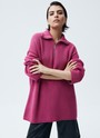 Свитер oversize c молнией на горловине, цвет: розовый Allweneed
Свитер свободного кроя с молнией на горловине. Спущенная линия плеча для расслабленного образа. Материал согревает и очень приятно касается тела, поэтому вы можете проводить в нем долгие вечера у камина. Для офиса сочетайте свитер с юбкой-карандашом, а для отдыха с удобными джинсами или брюками из трикотажа.
