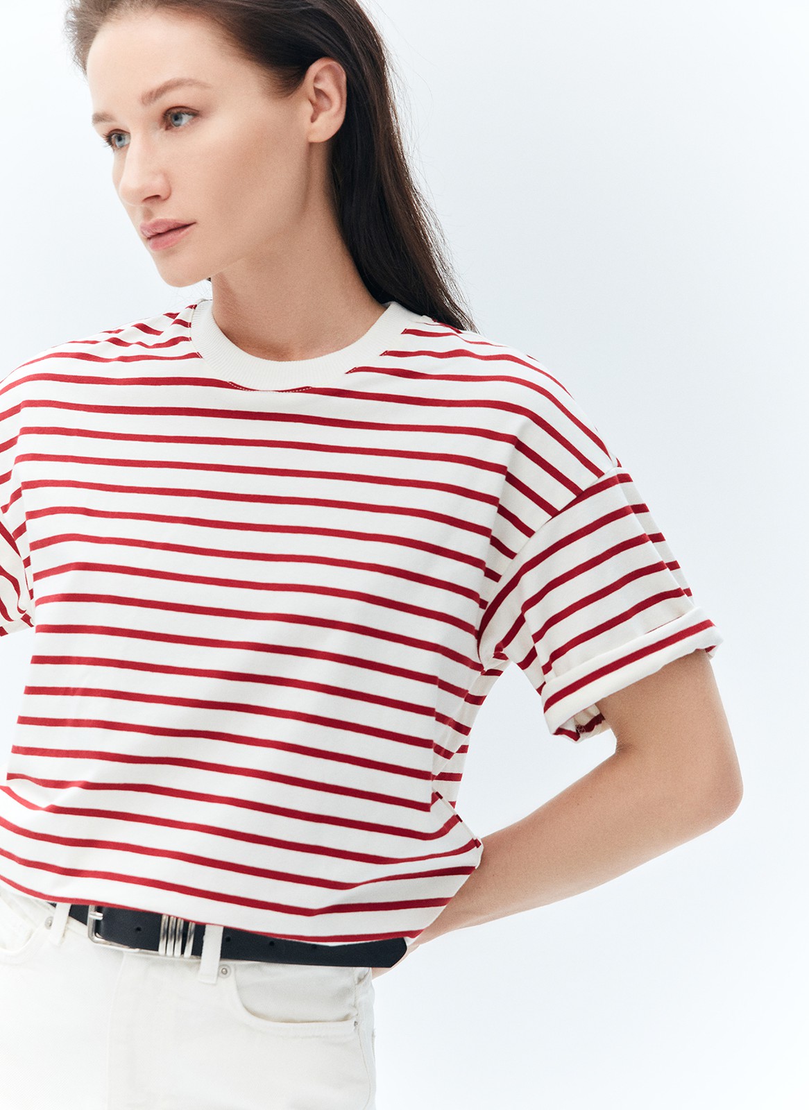 Футболка в полоску, цвет: Молочно-красный Allweneed
Футболка из плотной кулирки в горизонтальную полоску. Круглая обработанная горловина. Ткань хорошо держит форму. Благодаря натуральному составу в ней комфортно в любое время года. Мы любим эту модель за актуальный во все времена принт.