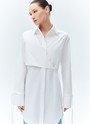 Платье-рубашка тренд, цвет: молочный Allweneed
Платье-рубашка или рубашка-платье? Это уникальная модель из плотного хлопка, которую каждая может носить по-разному. Платье с широкими длинными рукавами, манжетами и съёмными завязками. Отлично вписывается в тренд платье + брюки, но может выглядеть при этом почти консервативно. Благодаря натуральному составу, вам будет комфортно даже в жаркие дни. Акцент модели декоративная треугольная деталь. Её можно завязать для женственного силуэта или оставить свободной.
Экспериментируйте с образом: носите как рубашку на прогулки, а на свидания как необычное платье.