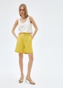 Шорты бермуды льняные, цвет: желтый Allweneed
Костюмные шорты изо льна охлаждающего материала, идеального для лета. Модель имеет застёжку на крупную пуговицу и молнию. Благодаря универсальной посадке на линии талии шорты хорошо смотрятся на любой фигуре. Носите их как альтернативу брюкам в жаркое время года.