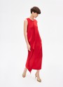Платье с узлом спереди, цвет: красный Allweneed
Платье с узлом спереди из вискозы. Длина миди, округлый вырез и прямой, слегка облегающий крой. Модель имеет декоративную деталь, которую можно завязывать по желанию. Благодаря вискозе вам будет комфортно в жаркие дни. Идеально, чтобы отправиться на переговоры днём, а вечером на романтичную прогулку.