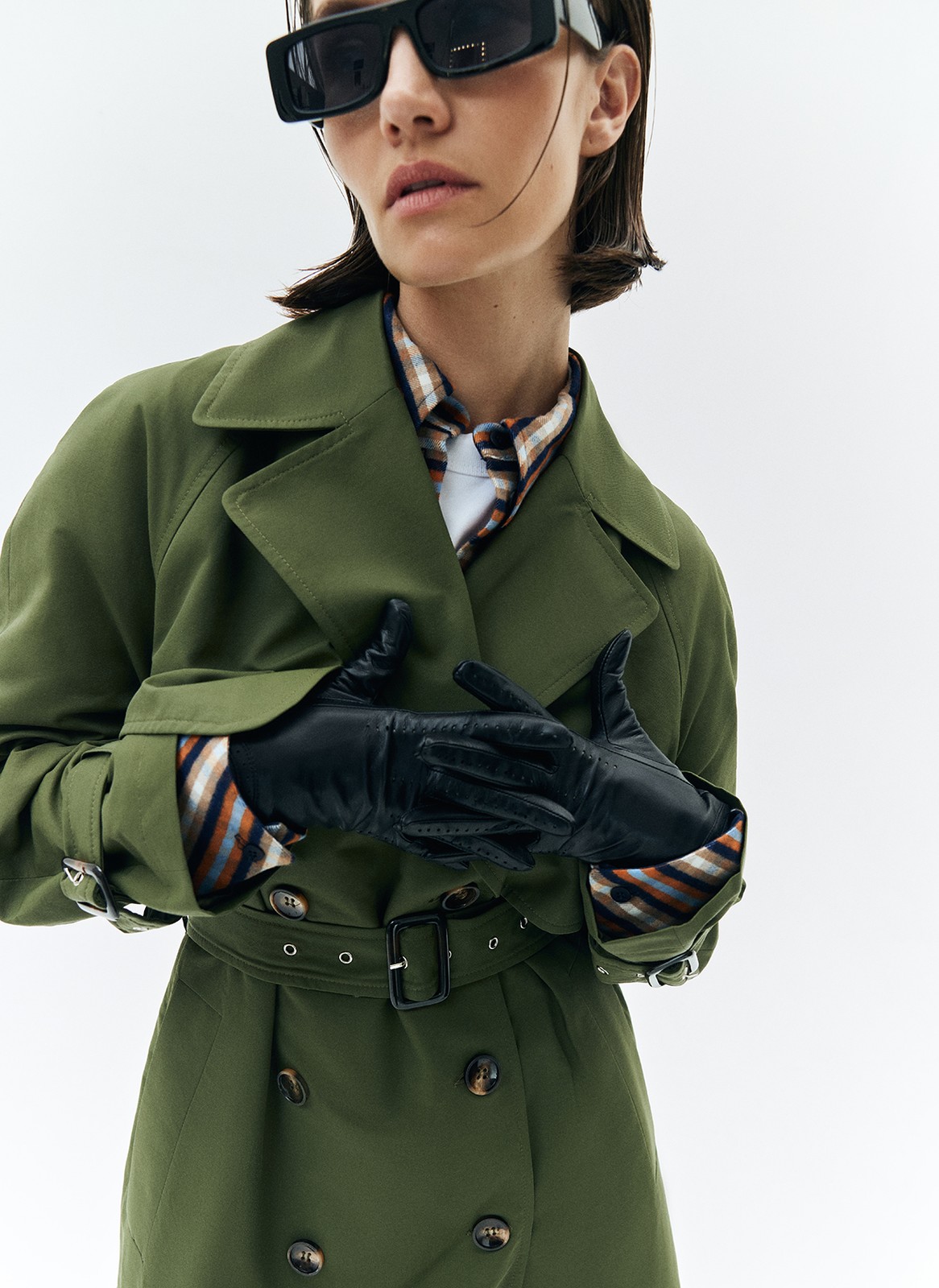 Короткие перчатки из натуральной кожи. Эта модель база высокого качества на осень. Носите в прохладную погоду с пальто и плащами.