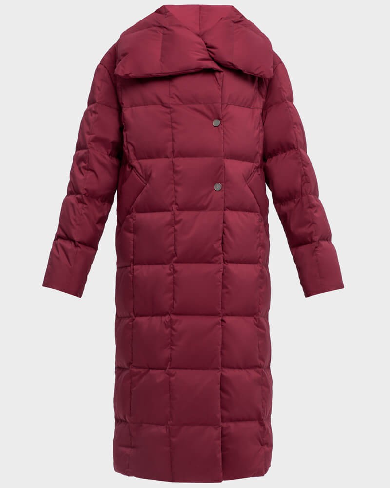 Стеганый пуховик - пик популярности в этом сезоне. Данная модель дополненавысоким воротом. Он позволяет носить пуховик без шарфа.
Изделие дополнено втачными карманами.Застежка на кнопки.
У модели удобный крой рукава, что позволяет подвернуть или укоротить его.

Защищает от ветра и дождя, держит тепло до -25.

На модели размер XS/S