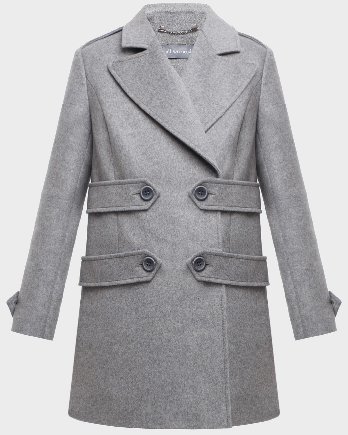Укороченное двубортное пальто силуэта трапеция с застежкой на кнопки дополнено декоративными пуговицами, хлястиками и погонами. Стильная альтернатива пальто-жакету, которое подойдет как миниатюрным девушкам, так и девушкам среднего и высокого роста

На модели размер XS