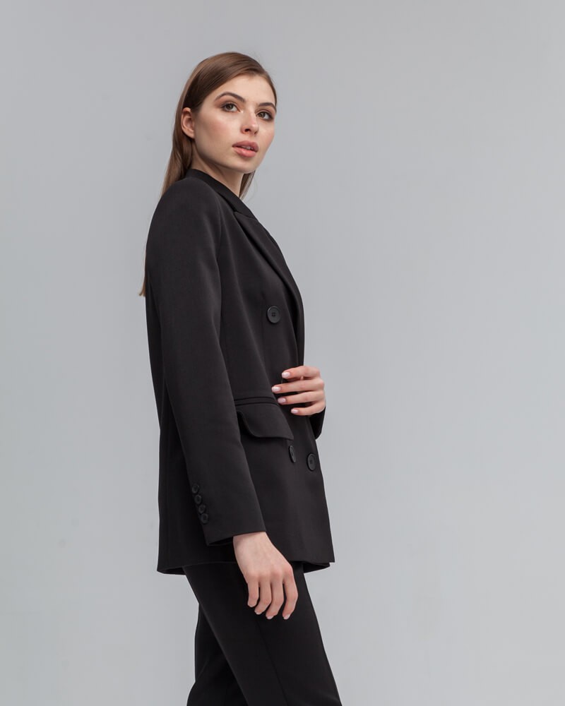 Жакет JA004, цвет: Черный Allweneed Двубортный жакет послужит удачным дополнением не только к офисным нарядам, но и к повседневным образам.