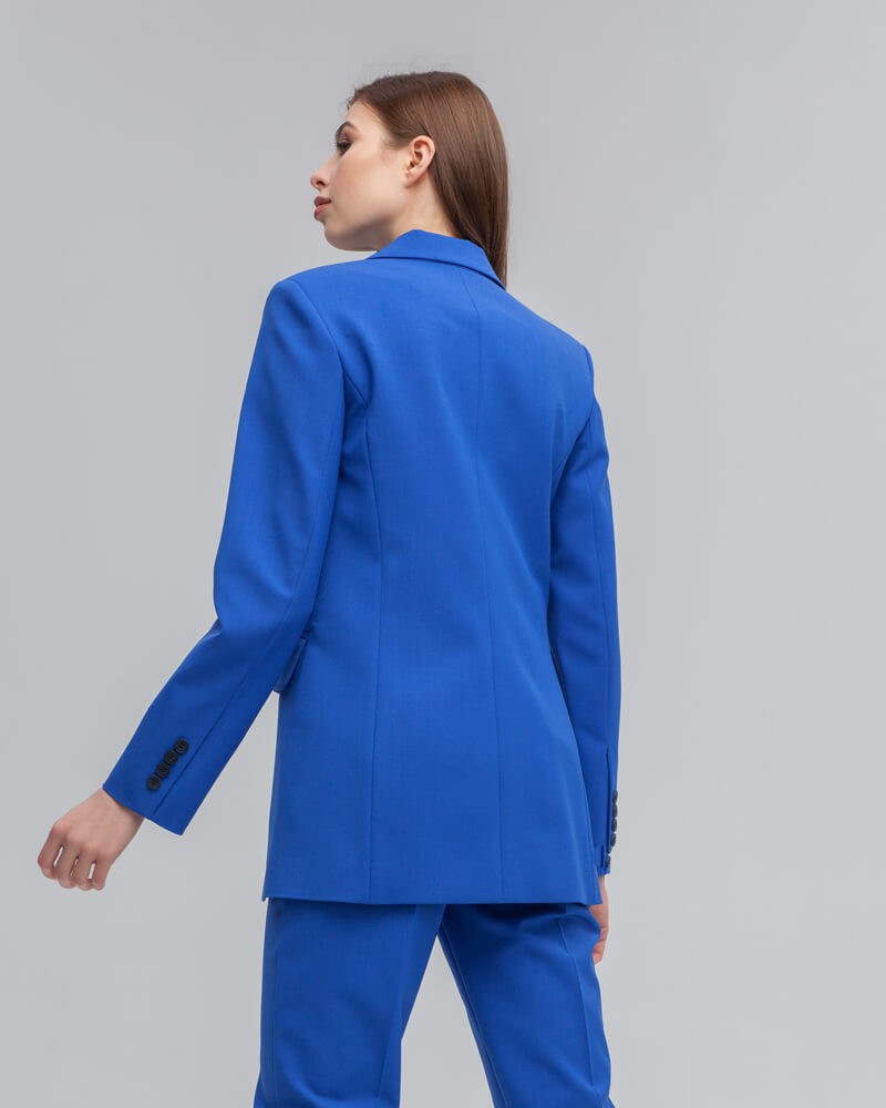 Жакет JA003-1, цвет: синий Allweneed Слегкаприталенный двубортный жакет послужит удачным дополнением не только к деловым нарядам, но и к повседневным образам.Незаменимый элемент базового гардероба, который легко сочетать с брюками, юбками, платьями и денимом.