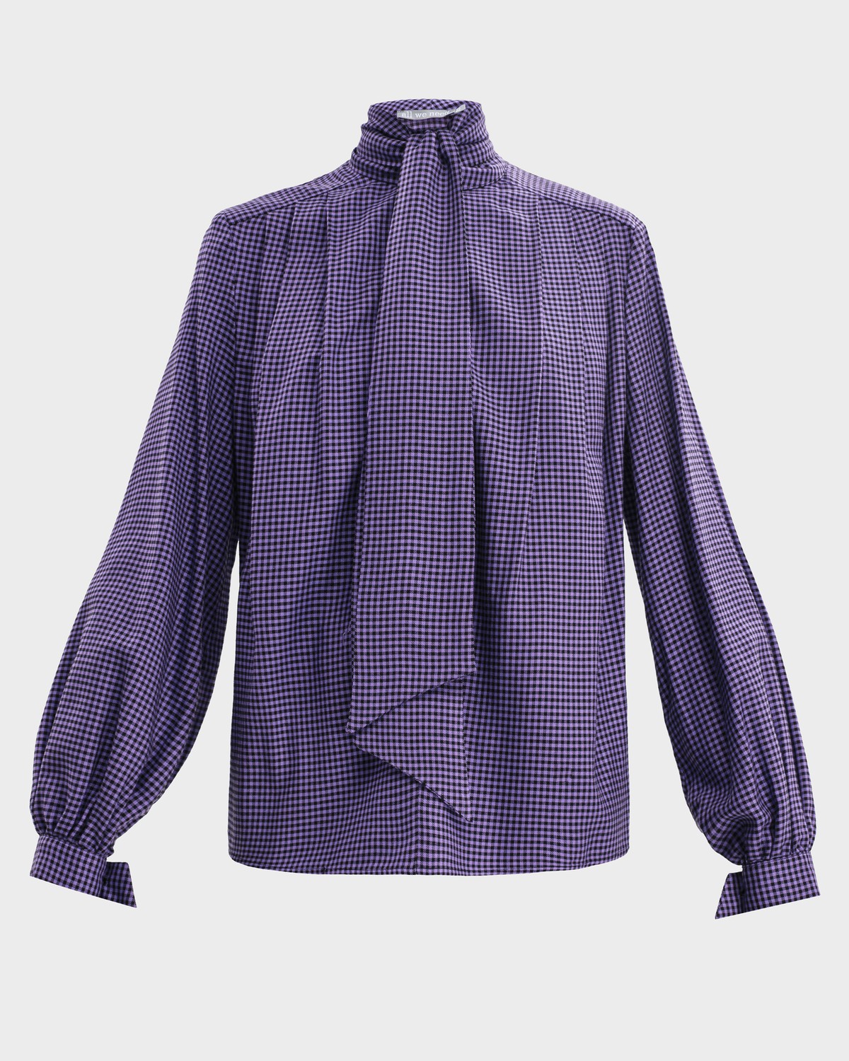 Блуза BL010, цвет: фиолетовая клетка Allweneed Блуза с широкими рукавами, узкими манжетами, драпировкой и бантом на груди добавит женственности любому деловому образу.