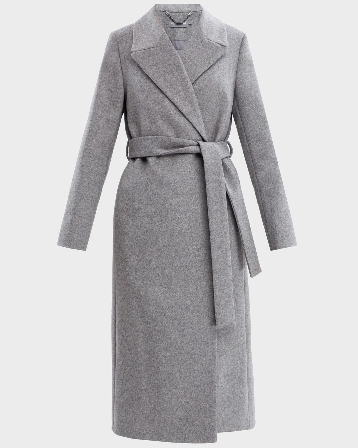 Пальто из плотной шерсти на подкладе. Модель прямого силуэта с английским воротником, классической линией плеча. Дополнено двумя вместительными втачными карманами и поясом из основного материала.
Женственный силуэт пальто и пояс, подчеркивающий талию, делает эту модель идеальным вариантом для любителей классики.

На модели размер XS