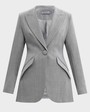 Жакет однобортный с накладными карманами, цвет: серый Allweneed Приталенный однобортный жакет с накладными карманами и застежкой на одну пуговицу. Дополнен обтяжными пуговицами в тон изделия. Для созданияженственных деловых образов сочетайте с брюками в тон или юбками длины миди.
На модели размер XS