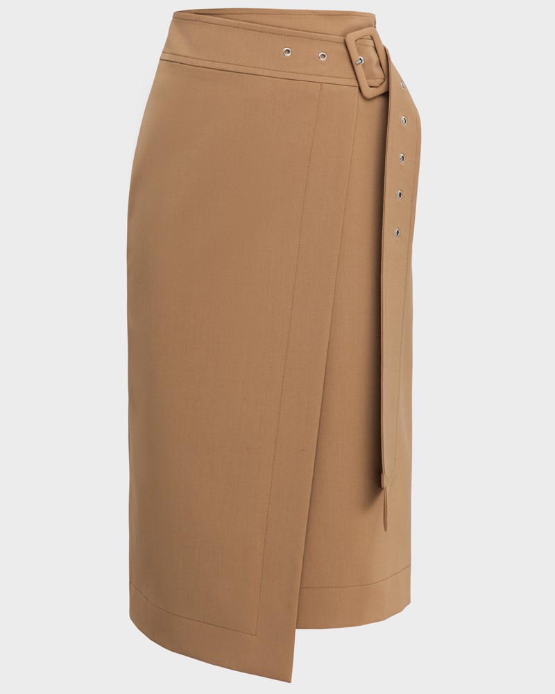 Юбка с запахом длины миди из костюмной шерстяной ткани дополнена длинным широким поясом с пряжкой. Рекомендуем сочетать данную юбку с любым пиджаком нашей коллекции.

На модели размер XS