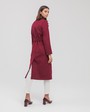 Пальто-халат Carrie NEW, цвет: винный Allweneed Пальто из плотной шерсти на подкладе. Модель прямого силуэта с английским воротником, классической линией плеча. Дополнено двумя вместительными втачными карманами и поясом из основного материала.
Женственный силуэт пальто и пояс, подчеркивающий талию, делает эту модель идеальным вариантом для любителей классики.
На модели размер XS