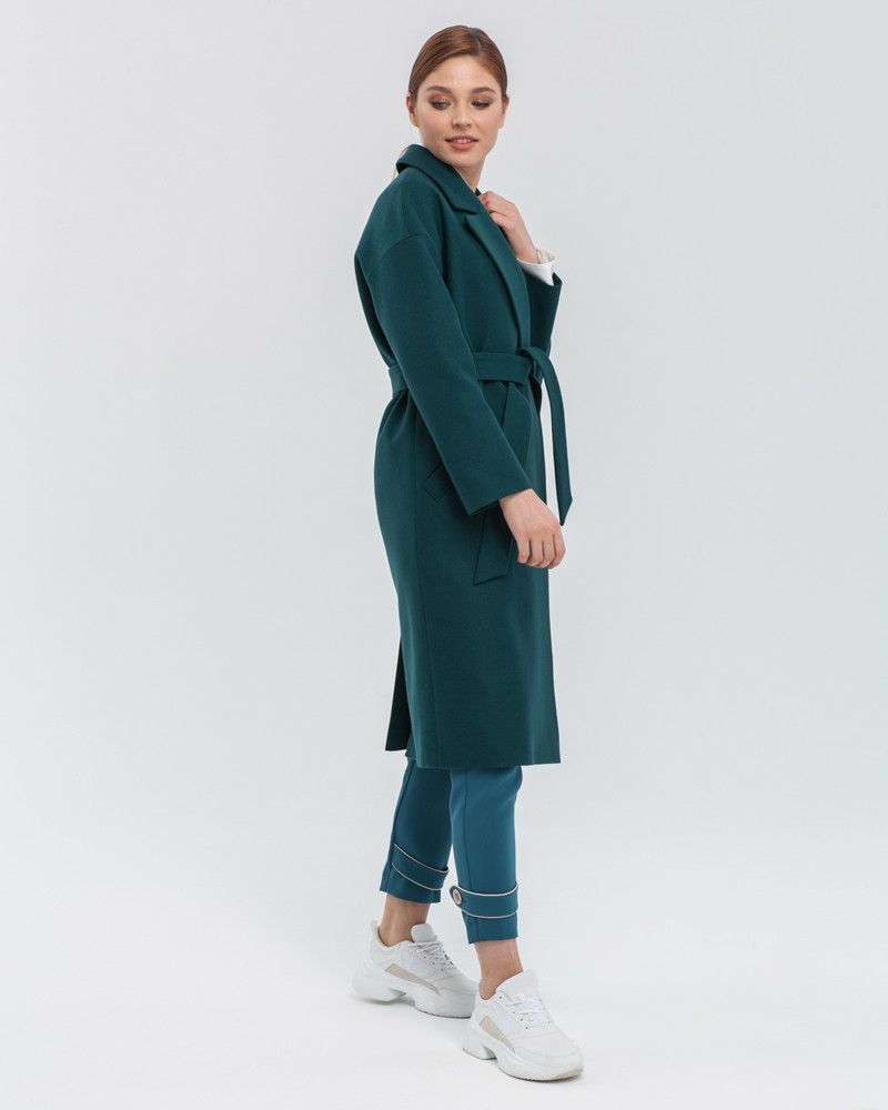 Пальто-халат Harvey со спущенным плечом, цвет: изумрудный Allweneed Пальто-халат из плотной шерсти с кашемиром. Модель прямого силуэтас английским воротником.Пальто дополнено двумя вместительными карманами,без застежки, с поясом из основного материала.
На модели размер XS