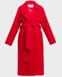 Пальто-халат Flora с рукавом реглан, цвет: красный Allweneed Пальто-халат с клапанами на карманах, рукавом реглан. Дополнено декоративными отстрочками и воротником-стойка с фигурным вырезом. Данная модель красиво подчеркивает женственные формы за счет пояса.
На модели размер XS
