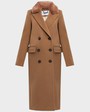Пальто прямого кроя Christian с меховым воротником, цвет: кэмел Allweneed Двубортное пальто прямого кроя длины миди из плотной шерсти на подкладе с двумя шлицами. Дополнено хлястиком на спинке и воротничком из экомеха.
Структурированный силуэт пальто идеально подойдет для создания деловых образов на каждый день.
На модели размер XS