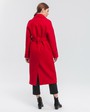 Пальто-халат Flora с рукавом реглан, цвет: красный Allweneed Пальто-халат с клапанами на карманах, рукавом реглан. Дополнено декоративными отстрочками и воротником-стойка с фигурным вырезом. Данная модель красиво подчеркивает женственные формы за счет пояса.
На модели размер XS