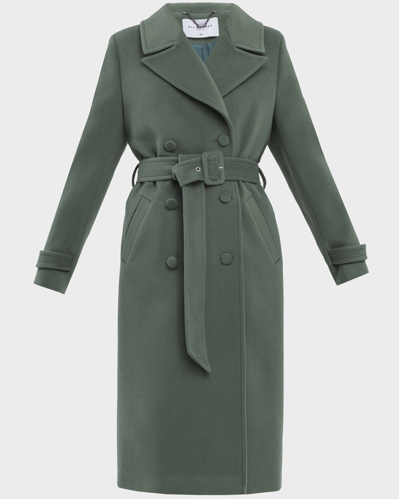 Пальто-тренч классической посадки Dandy NEW, цвет: оливковый Allweneed Пальто-тренч классической посадки по фигуре с втачанным рукавом. Дополнено кокеткой на спинке, поясом с обтяжной пряжкой и пуговицами в тон изделия. Модель-бестселлер в стиле милитари разнообразит гардероб и внесёт долю дерзости в повседневные образы.
На модели размер XS