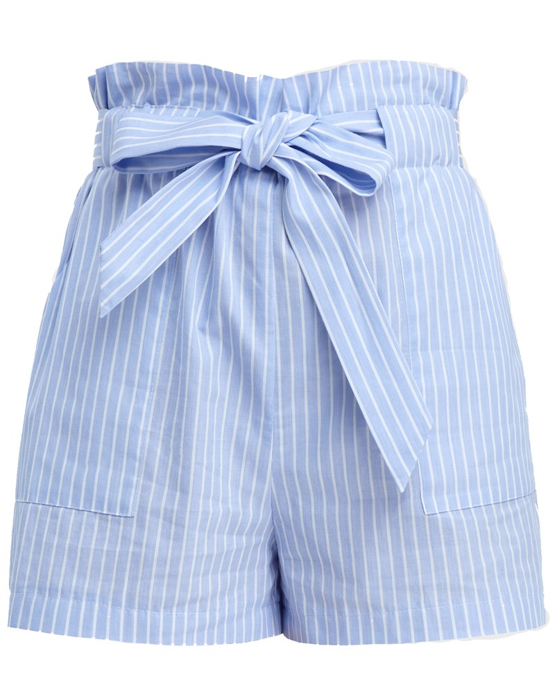 Шорты с накладными карманами, резинкой,завязками на талии и поясом в тон изделия. Сочетайте с жакетом от комплекта, чтобы создать стильный look для отпуска.

На модели размер XS