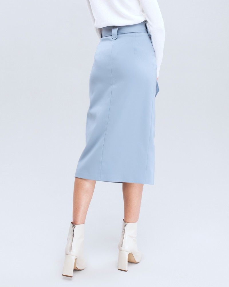 Юбка SK016, цвет: голубой Allweneed Юбка-карандаш длины миди с защипами и разрезом спереди. Дополнена поясом в тон изделия. Для создания стильного делового образа на каждый день сочетайте с объемной женственной блузой, топом в бельевом стиле или футболкой.