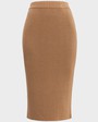 Юбка трикотажная миди, цвет: охра Allweneed Юбка длины миди из плотного шерстяного трикотажа слегка зауженная к низу. В сочетании с джемпером в тон позволит создать расслабленный образ в стиле casual.
На модели размер XS/S