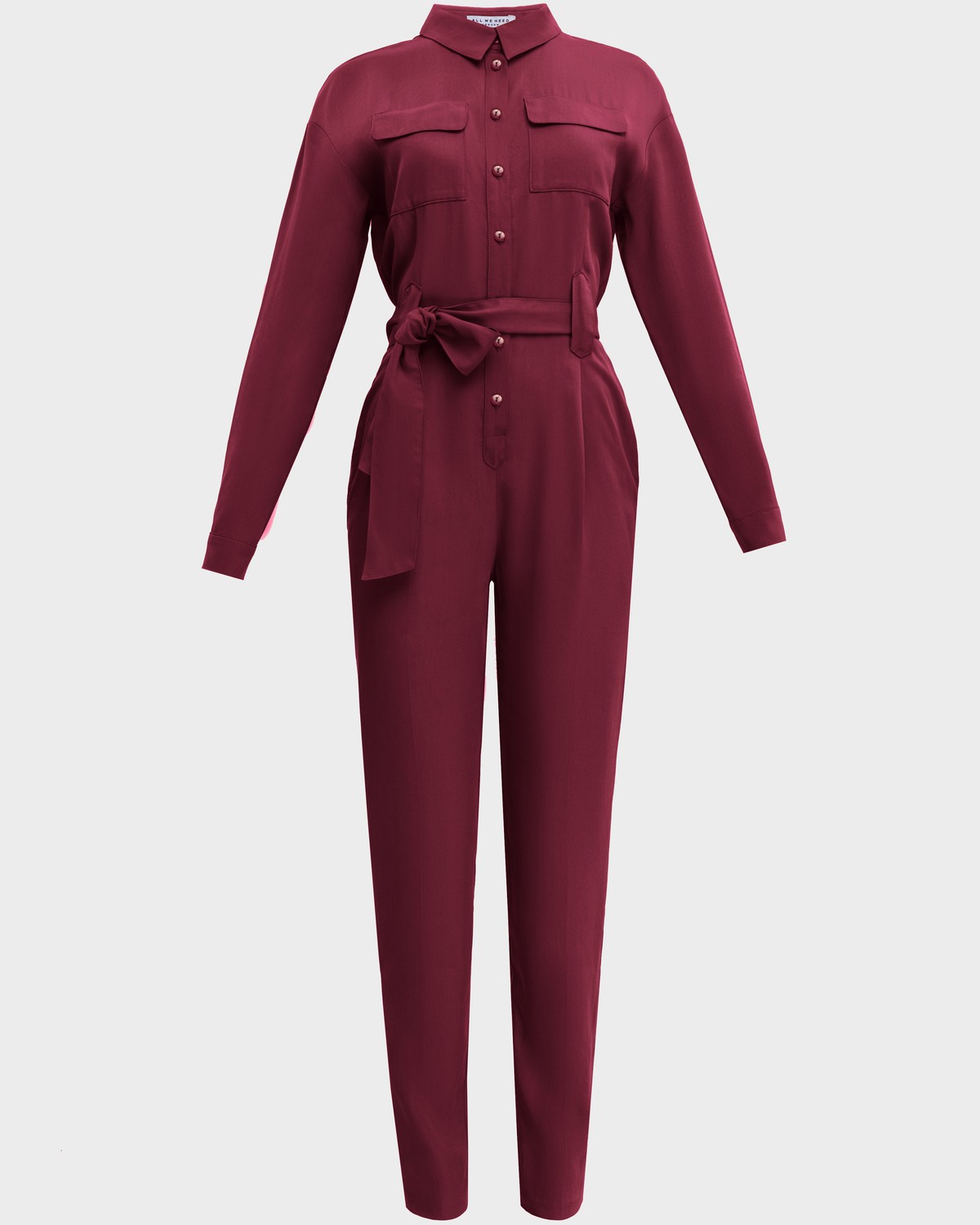 Комбинезон с длинным рукавом в стиле сафари из струящейся вискозы. Дополнен накладными карманами, пуговицами в тон, широким поясом и широкими шлевками. Комбинезон избавит Вас от вопроса: что надеть?. Он прекрасно сочетается с любой обувью, а также его можно дополнить Вашим любимым жакетом.

На модели размер XS