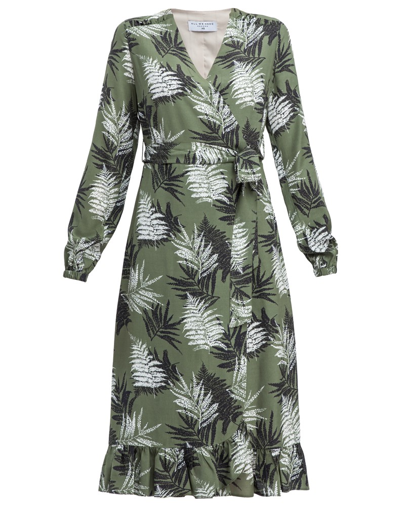 Платье с запахом длины чуть ниже колена. Дополнено воланом на подоле и поясом в тон, застежка на молнию. Собирайте с ним женственные образы на каждый день.

На модели размер XS