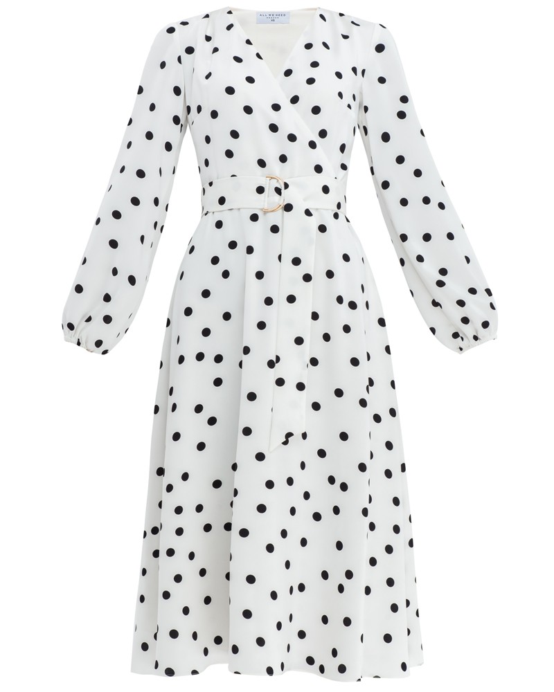 Платье в горох с широкими рукавами и имитацией запАха, застегивается на молнию. Дополнено длинным поясом в тон изделия с металлической пряжкой. Имитация запАха приблизит любую фигуру к песочным часам.

На модели размер XS