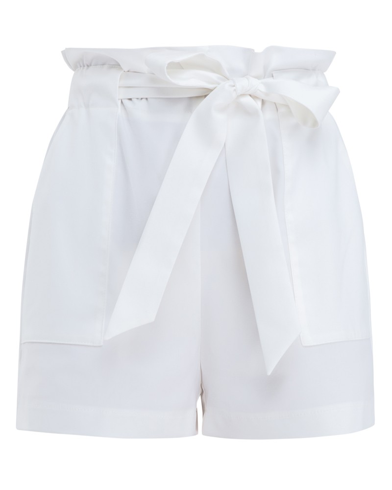 Шорты SHO002, цвет: белый Allweneed Шорты с накладными карманами, резинкой,завязками на талии и поясом в тон изделия. Сочетайте с жакетом от комплекта, чтобы создать стильный look для отпуска.
На модели размер XS