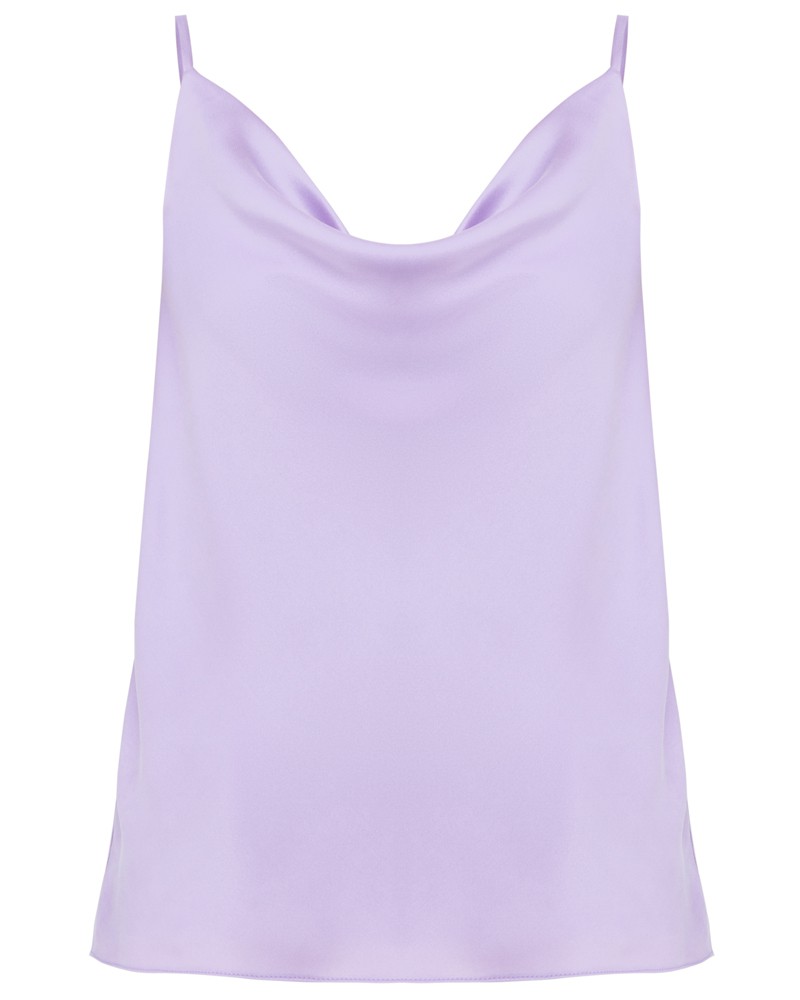 Двухслойный шёлковый топ в бельевом стиле с шалевым воротником, регулируемый бретелями. Невероятно нежный материал и драпировка делают топ идеальным для создания вечерних образов.