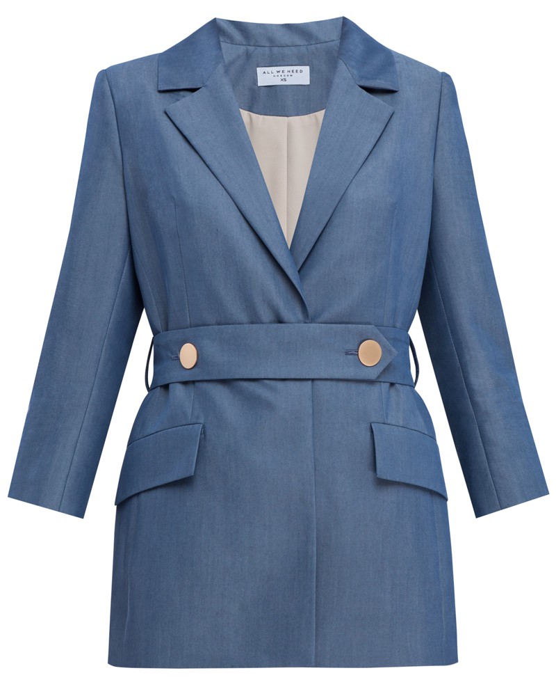 Жакет JA016, цвет: синий Allweneed Слегка приталенный однобортный жакетс застёжкой на одну пуговицу,дополнен поясом в тон. Особенность данной модели - рукав три четверти, облегченный вариант для жаркого лета.
На модели размер XS